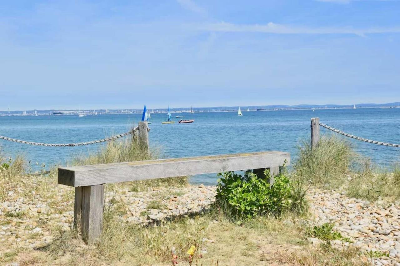 12A Solent Landing Direct Beach Access Bembridge Exterior foto